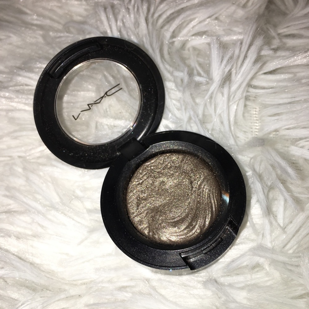Olive Green Shimmer MAC Eyeshadow